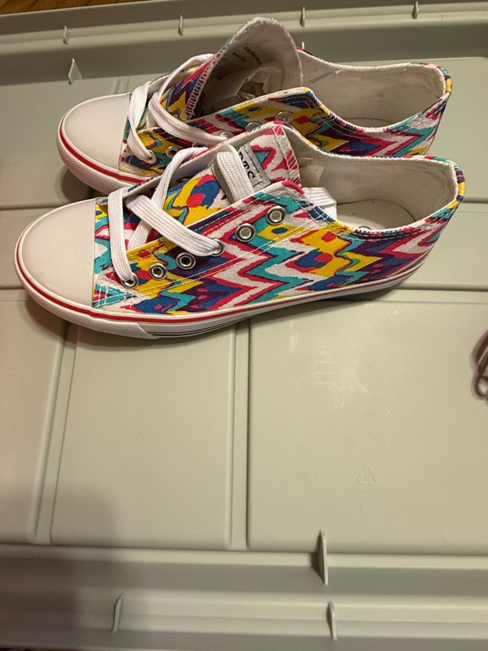 Colorful Chevron Low-Top Sneakers - Women's New Size 7